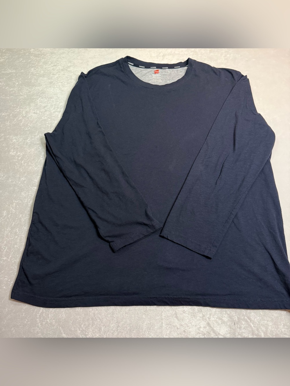 Hanes Men’s Long-Sleeve Crew Tee in Navy